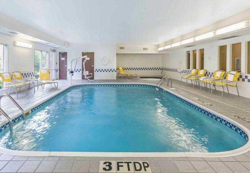Hotel Fairfield & Ontario
