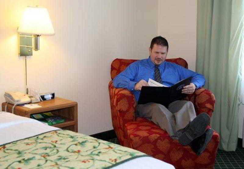 Hotel Fairfield & Ontario 3*
